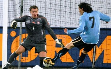 Палермо закова цена от 25 милиона евро на Кавани