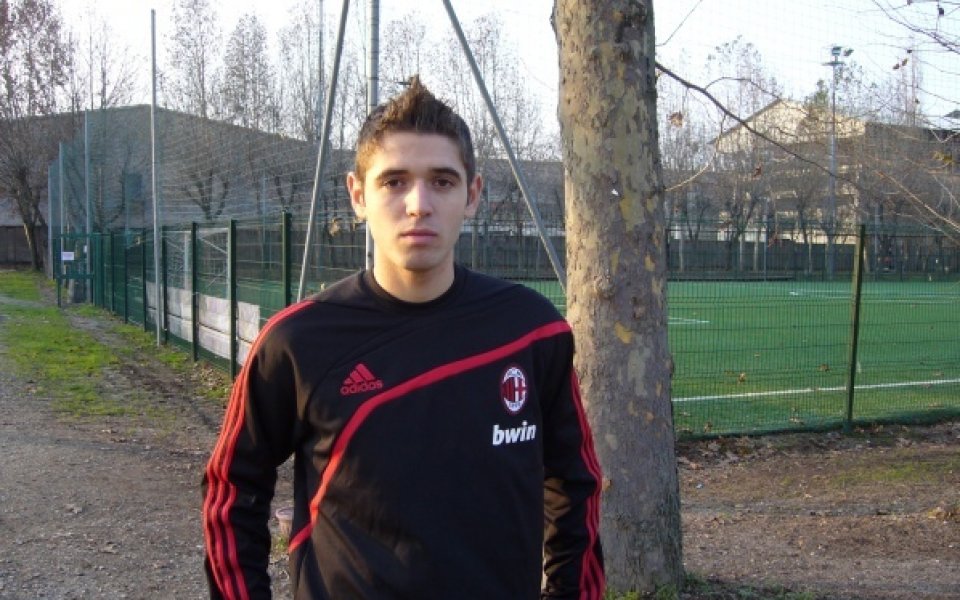 Антонио Михайлов блести за Милан, бележи четири гола