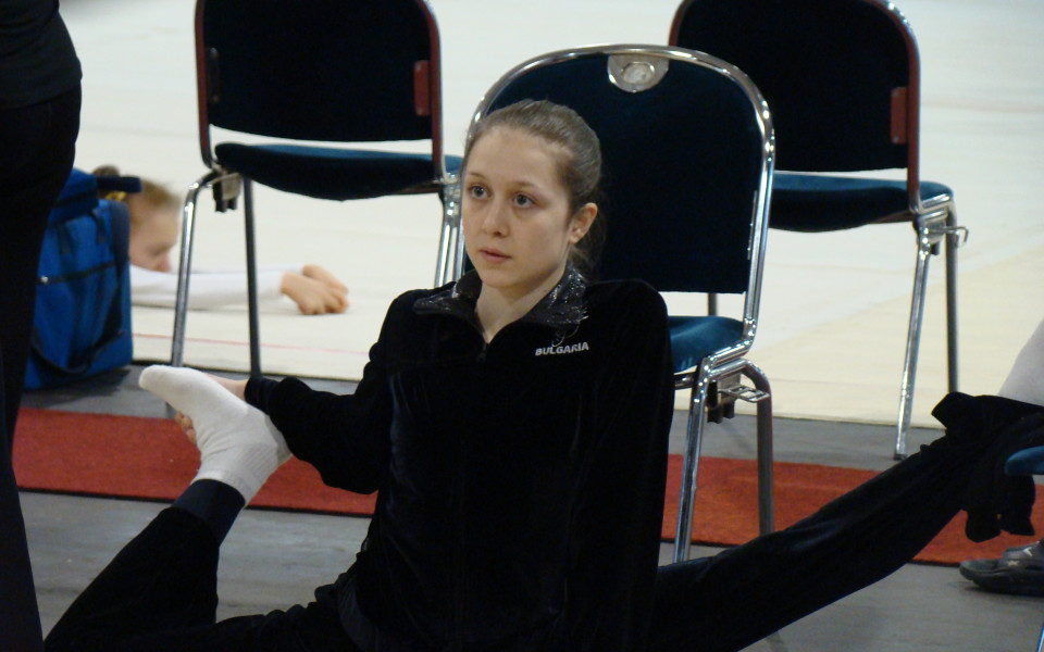 СНИМКИ: Студено време и хаос в залата посрещна гимнастичките ни в Бремен