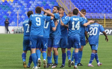Левски успя - ще играе в Европа след 2:0 срещу Сливен