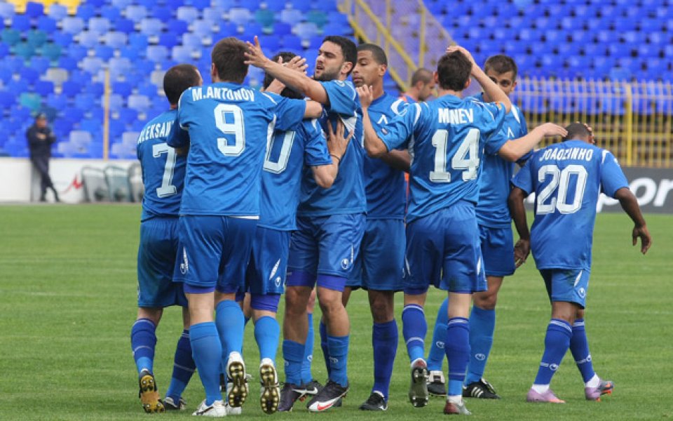 Левски успя - ще играе в Европа след 2:0 срещу Сливен