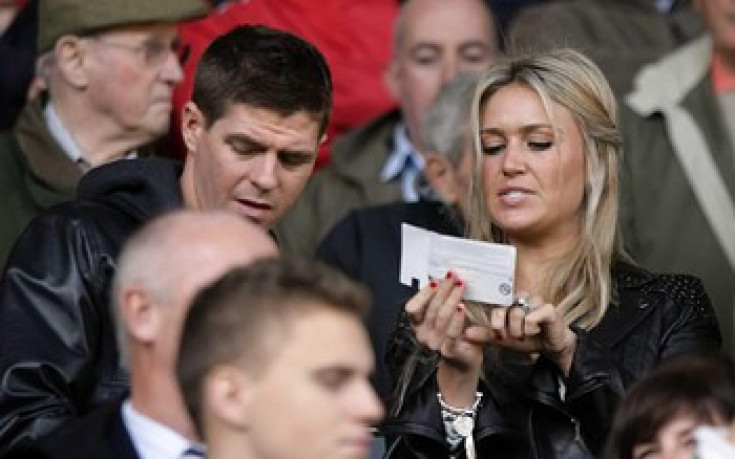 Жената на Джерард: Искам да съм си просто домакиня