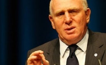 Волфсбург отрече за оферта от Ман Сити за Дзеко