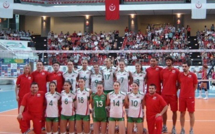 Женският национален отбор пътува във вторник за Мексико Сити