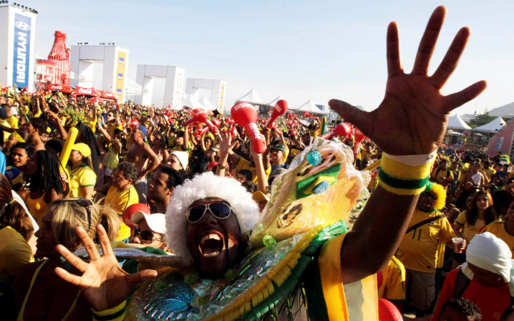 Песните за Мондиала оглавиха британския чарт