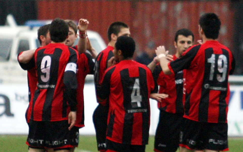 Локо Сф играе с Макаби Хайфа, урежда мач с Бешикташ