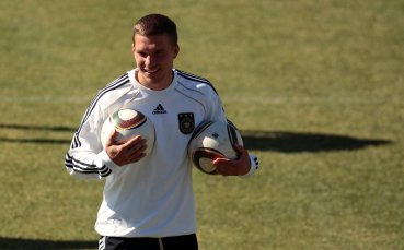 Пир по време на чума - Подолски планира сватба насред провала