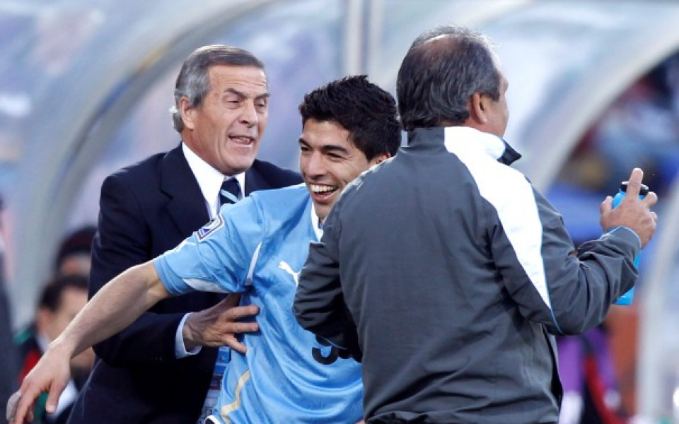 Луис Суарес играч на мача при победата на Уругвай над Мексико