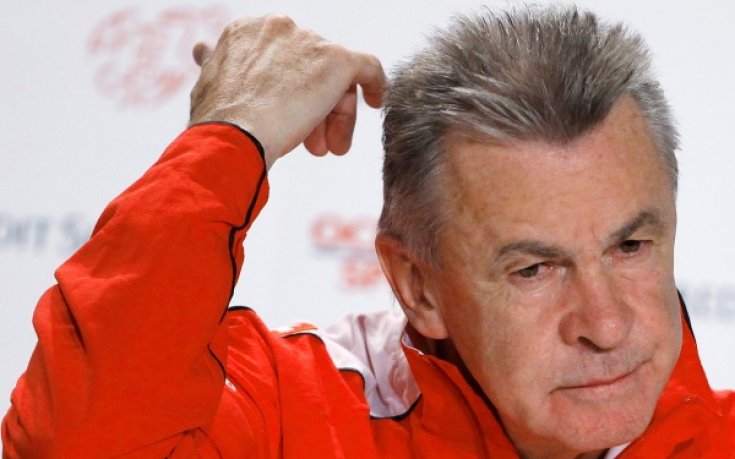 Хитцфелд остава начело на Швейцария за мачовете с България