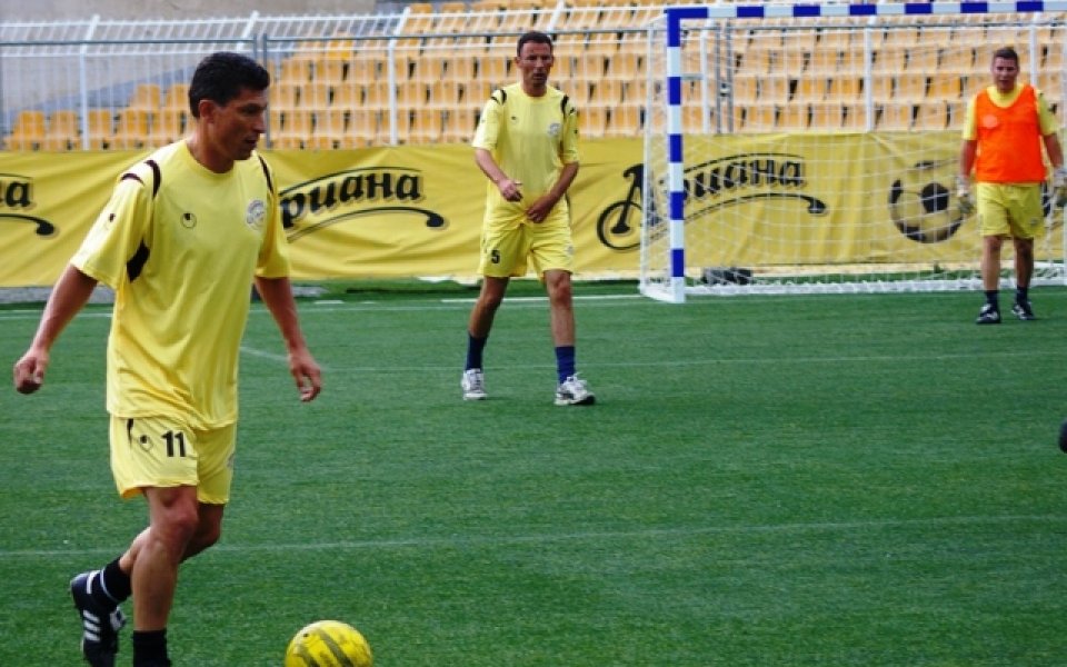 Балъков и Бобич  показват футболни умения в турнира на „Ариана”