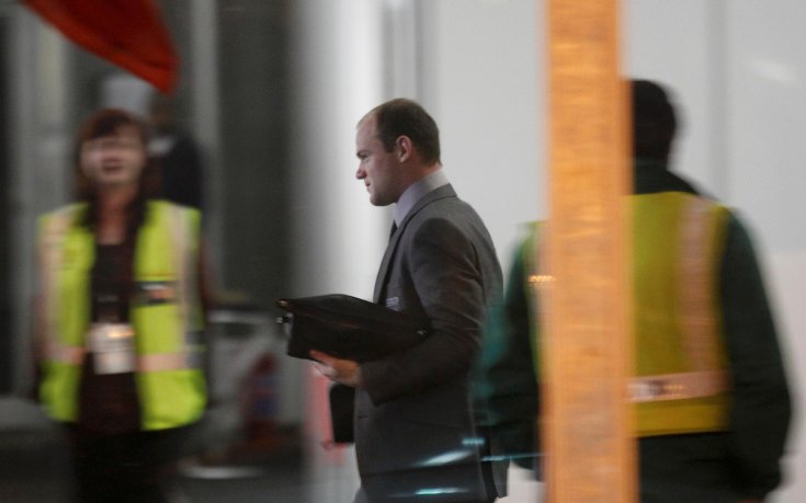 Изморените англичани се завърнаха у дома