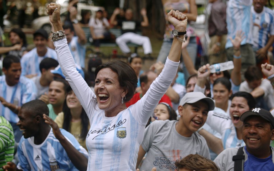 10 хиляди ще се съблекат заедно с Марадона при титла на Аржентина