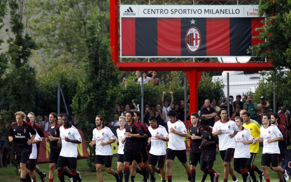 Милан успя да се издъни още в първата контрола