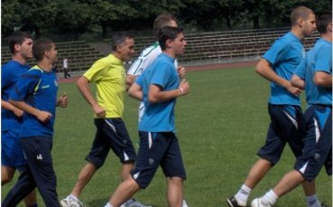 Академик София чака отговор до края на седмицата от двама нови