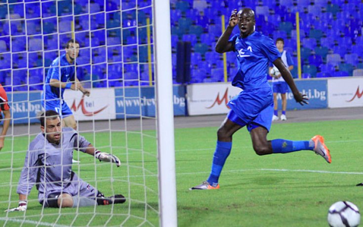 Левски тренира без Гарра, Йовов, Балтанов и Бензукан