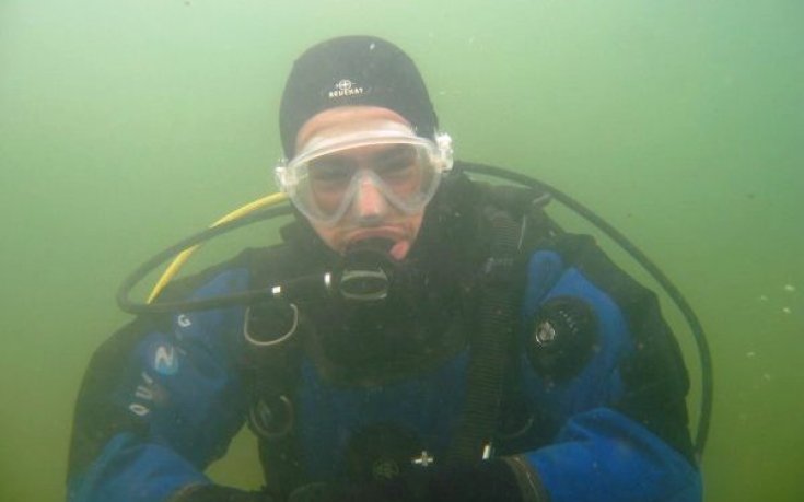 СНИМКИ: Българин подобри световния рекорд за най-дълго потопяване в солена вода