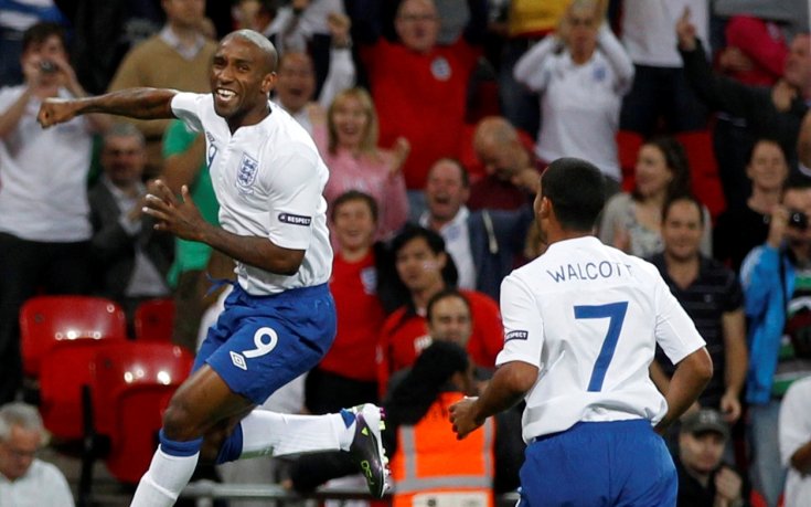 Уолкът не спести похвалите си към Дефоу