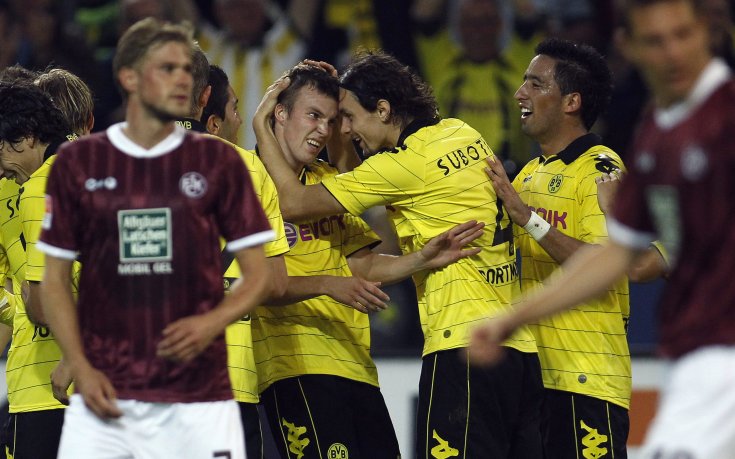 ВИДЕО: Кошмарен дебют за Мицански, Шалке най-после взе точки