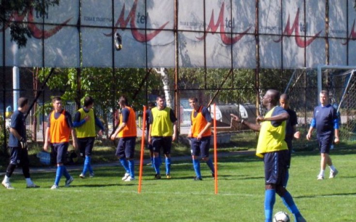 Слори дебютира за Левски, Кривия отпада за Берое