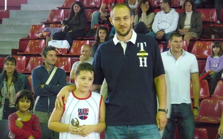 Звездите на Левски и Лукойл наградиха баскетболистите на 