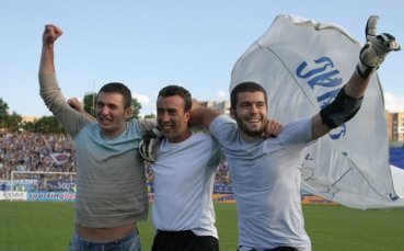 Вратарите на Левски блъскат във фитнеса и тренират в зала