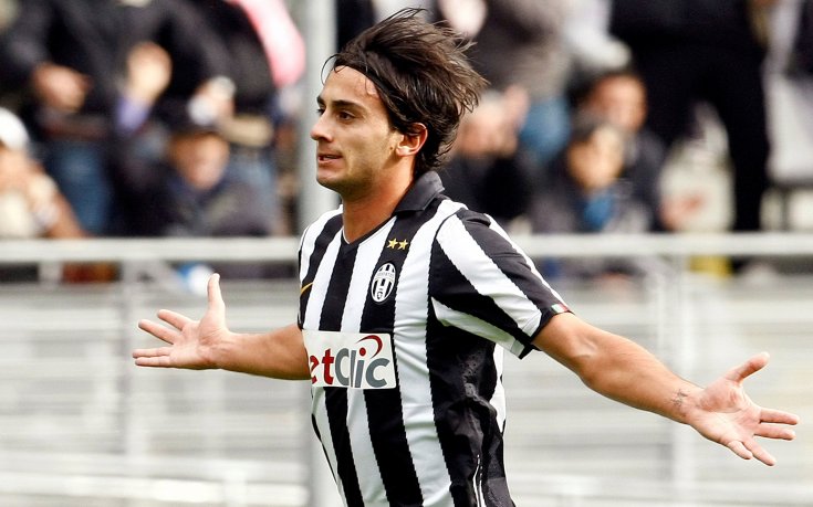 Акуилани иска пак да е национал, и да си остане в Юве