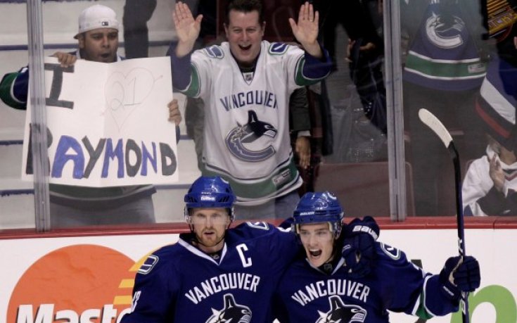 Реймънд с два гола за Ванкувър срещу Каролина