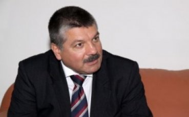 Шефът на Дисципа нападна делегати и съдии