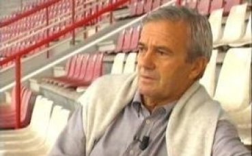 Бивш треньор на ЦСКА: Не уволнявайте Рафа Бенитес