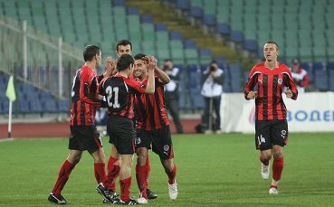 Локо Сф ще играе с Ботев Вр в навечерието на първенството
