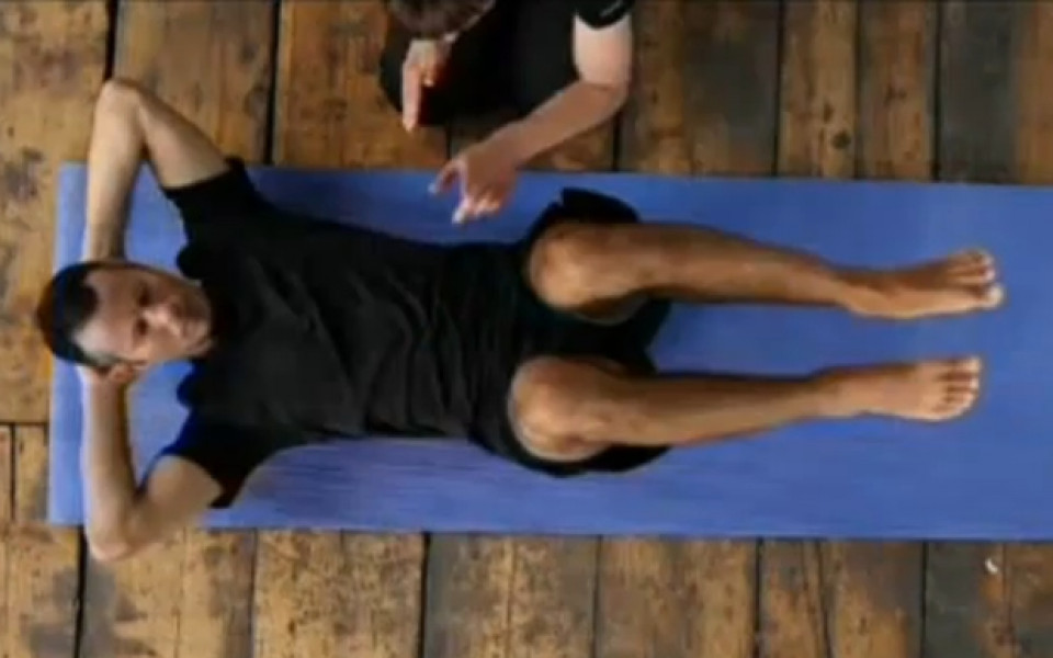 ВИДЕО: Райън Гигс пусна DVD с йога упражнения