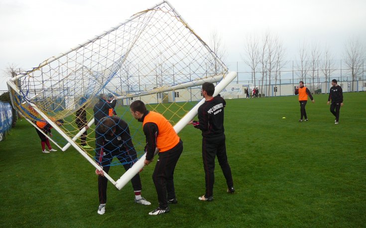 Локо Сф пробва млад сърбин, трима напускат отбора