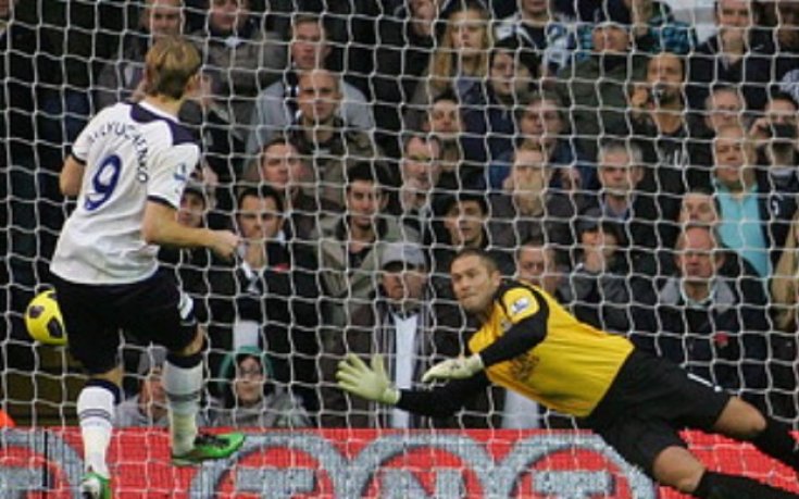 Тотнъм предложи нов договор на заместника на Бербатов