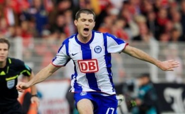 Феновете ще гледат без пари българското дерби от Втора Бундеслига