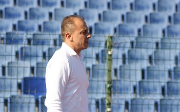 Ромарио засега остава в Берое
