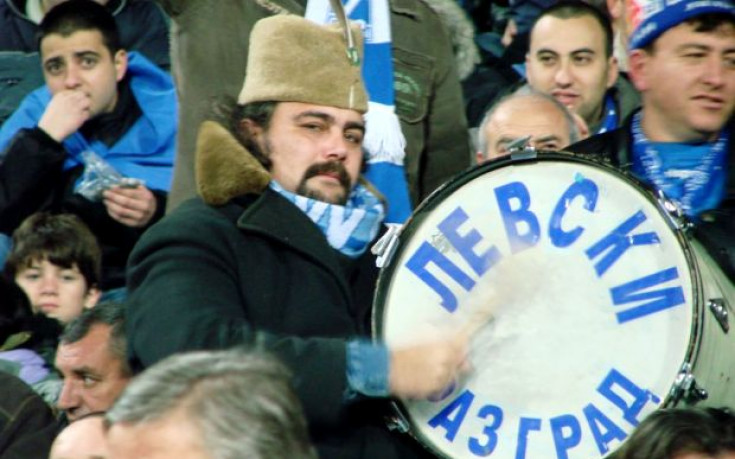 СНИМКИ: Левскарите от Разград даряват тъпана си на Лудогорец