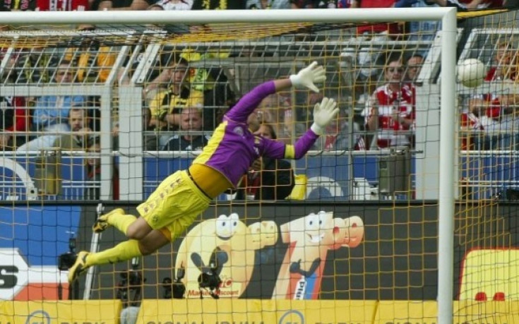 Тежък удар за Борусия Дортмунд, дебютант ще пази в битката срещу Байерн