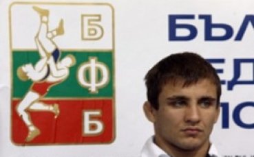 Радослав Великов падна на старта