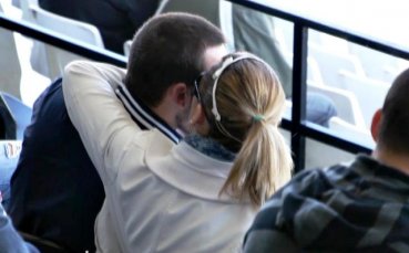 ВИДЕО: Меси получи целувка по време на мач