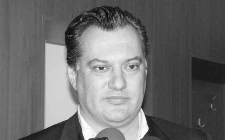 Стотици спортни деятели, близки и приятели изпратиха Михаил Михов