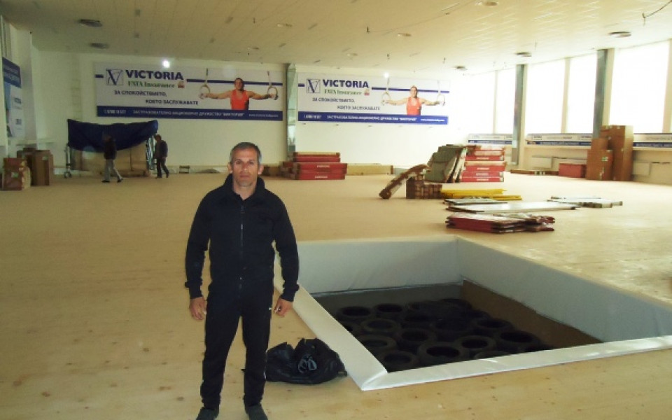 СНИМКИ: След 10 дни Йордан Йовчев открива зала “Раковски” с олимпийски уреди