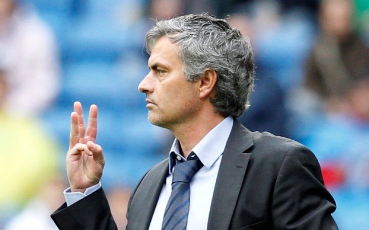 УЕФА наказа Моуриньо до ноември