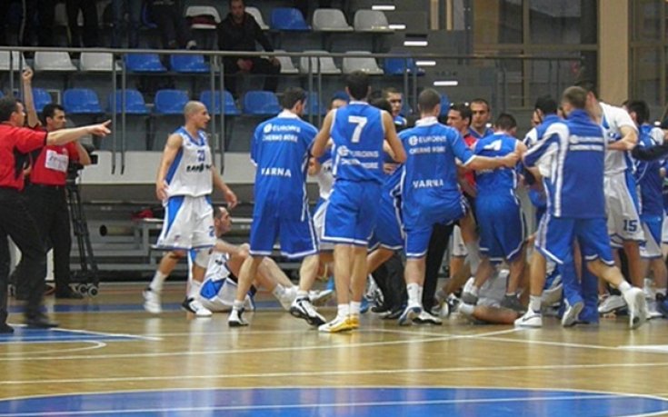 Масов бой в Самоков, четирима от Рилецо надвиха трима от Черно море за полуфинал