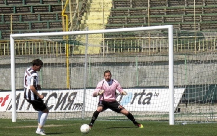 Локо Пд без Раймонди срещу Левски