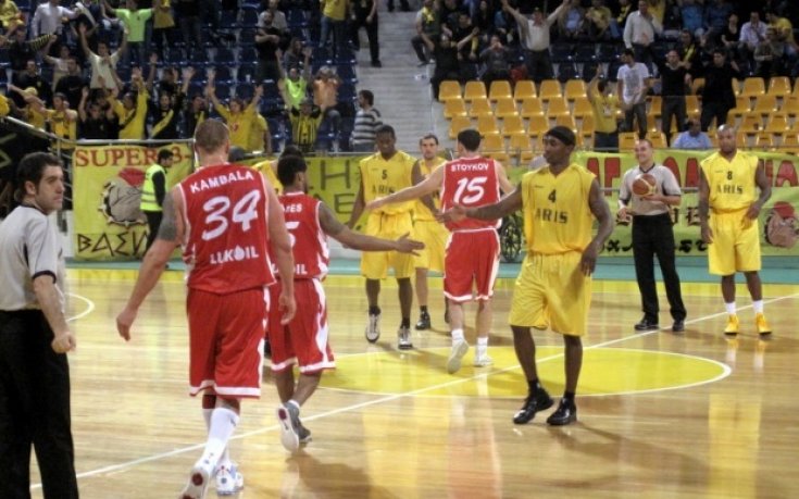 Гръцкият Арис пак без треньор