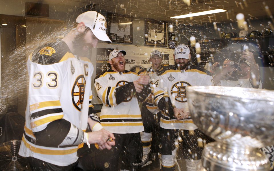 Бостън спечели титлата в НХЛ