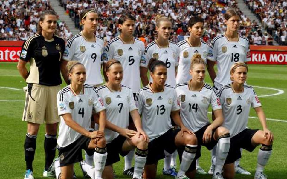 Германия с трудна победа на старта на женския Мондиал