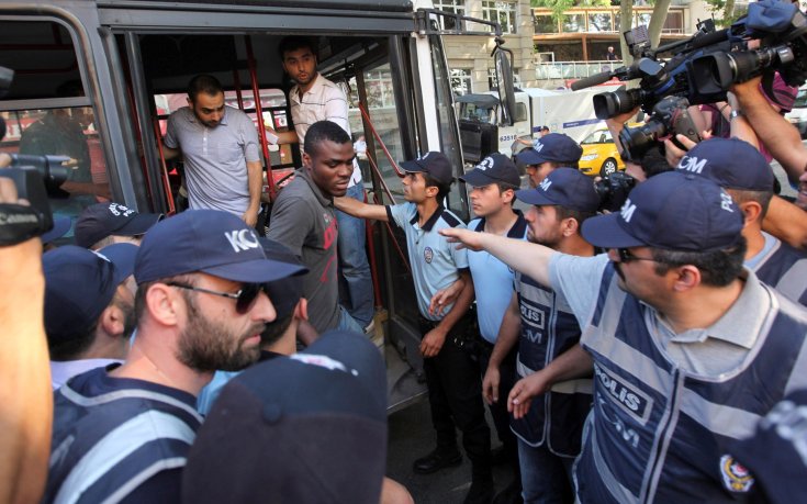 Арестуваха още 15 за уреждане на мачове в Турция, двама са от шампиона Фенербахче