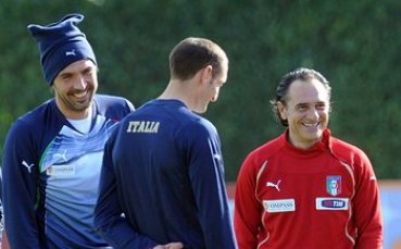 Буфон: Искам да водя САЩ или Китай