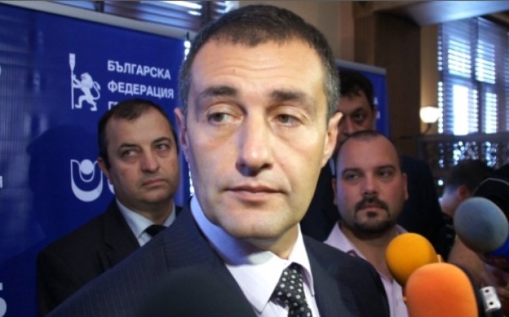 Нейков: Успех на хората пред касите